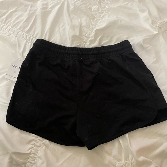 NWT Forever 21 Shorts - Picture 2 of 4